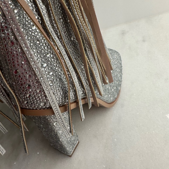 Beautiful swarkowski over the calf boots 4 inch heel 91/2 wide - Picture 3 of 15